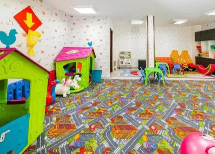 Crystal Daire Bansko